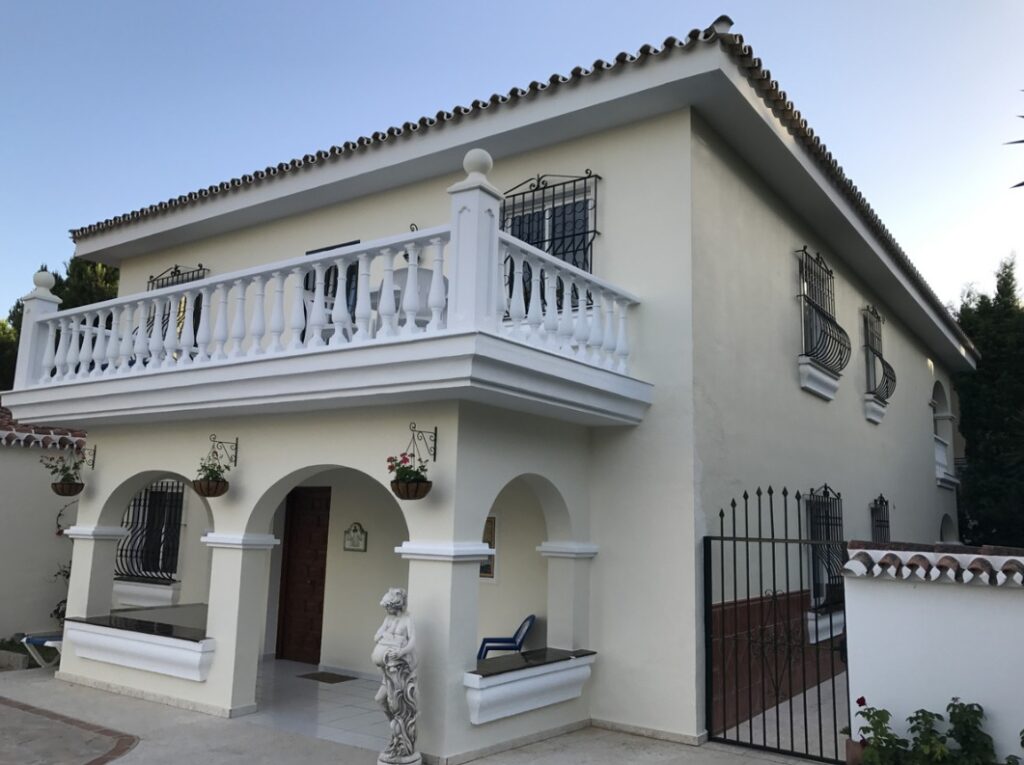 Villas for sale in Elviria
